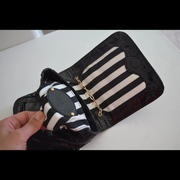 NWOT Gianni Bini small cross body bag - Picture 4 of 7